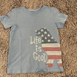 Boys Life is Good tee. Size L (10)